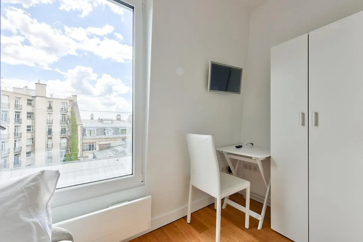 Apartment Studio With A Panoramic View Of The Eiffel Tower Paris