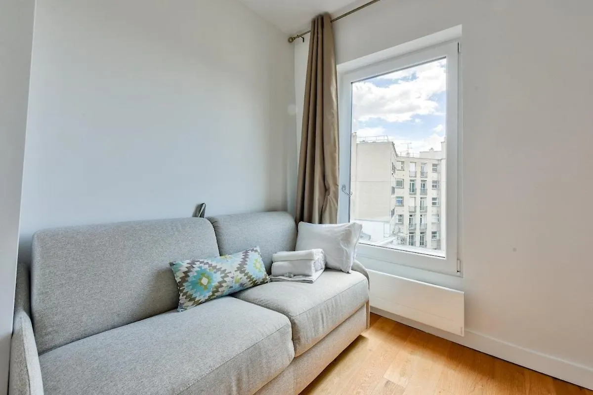 Studio With A Panoramic View Of The Eiffel Tower Paris Apartment