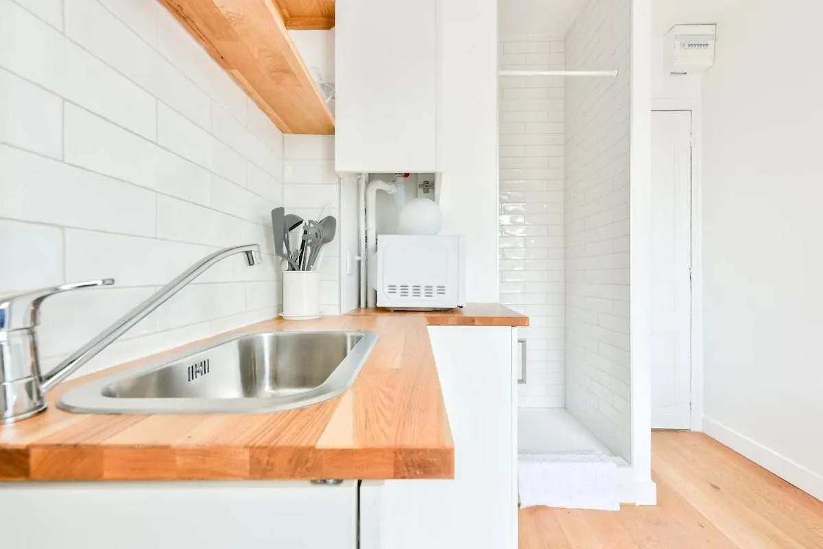 Studio With A Panoramic View Of The Eiffel Tower Paris Apartment
