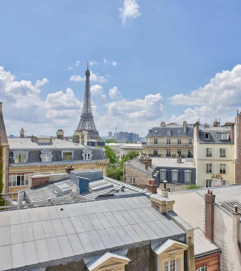 Studio With A Panoramic View Of The Eiffel Tower Paris